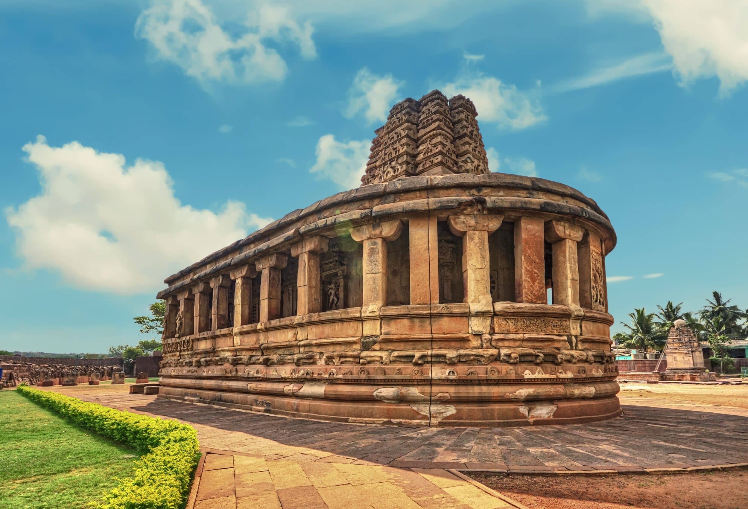 Badami, Aihole & Pattadakal Chalukya Cave Architecture Circuit - slide 3