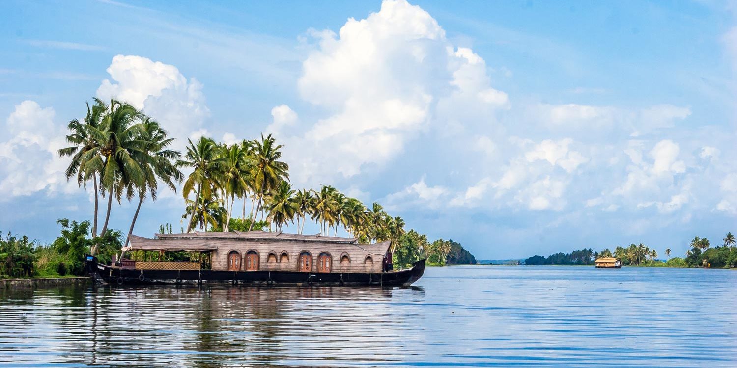 Alleppey & Kollam Premium Backwaters Houseboat Journey - slide 2