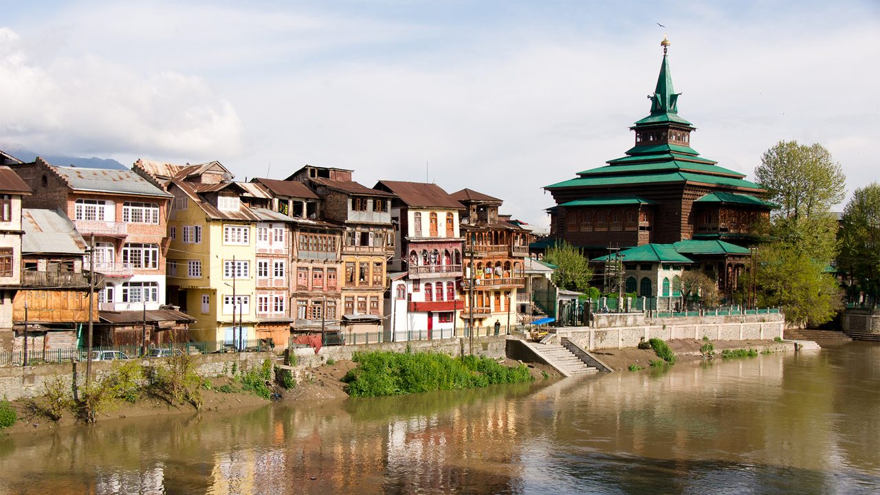 Srinagar Heritage & Mughal Cultural Odyssey - slide 2