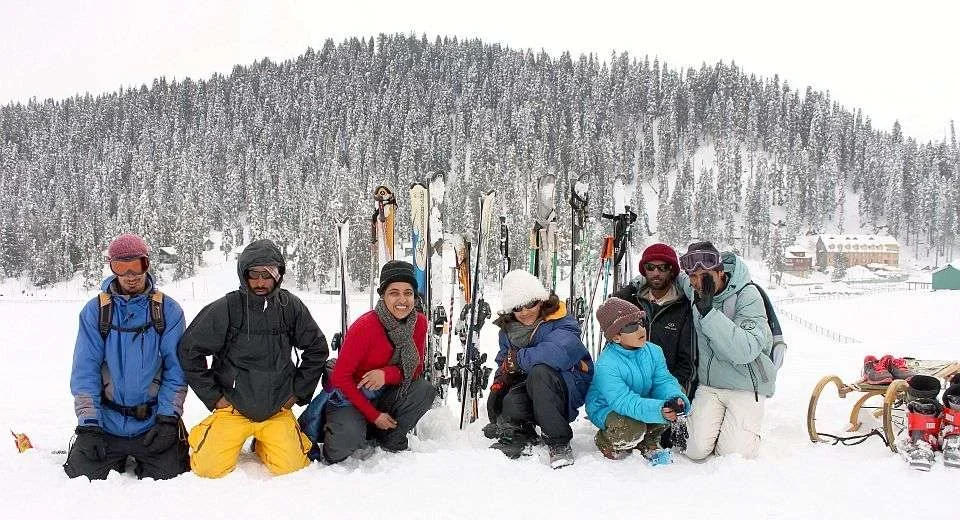 Gulmarg Family Tour Package