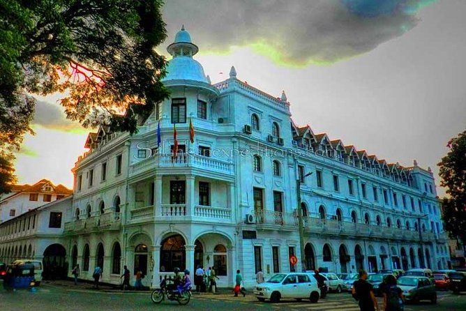 Sri Lanka Heritage Express - Kandy & Colombo Gateway