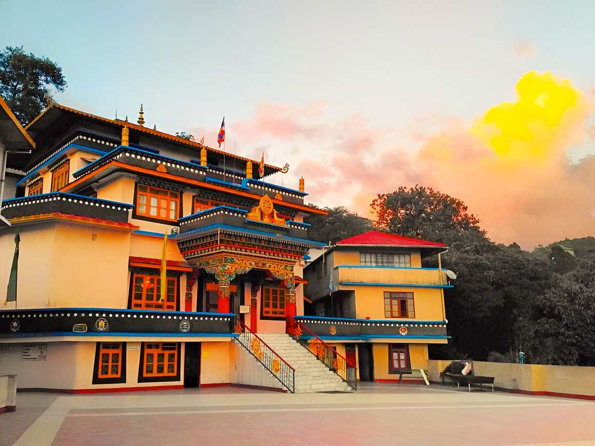 Sikkim Wonders with Darjeeling