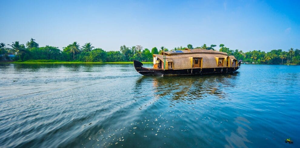 Boat house Kerala tour