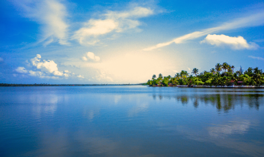 Explore the Best Places to Visit in Kerala with ZoyoTrip Holidays