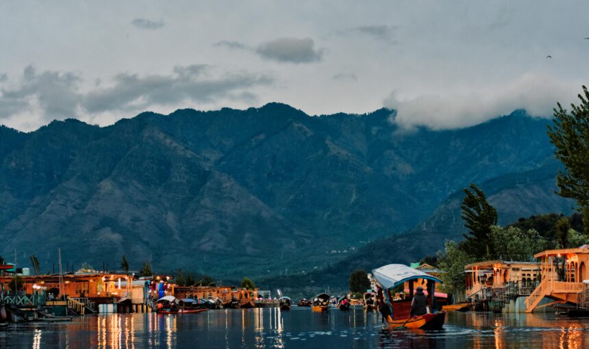 Kashmir Family Tour Packages: Discover Heaven on Earth with Zoyo Trip Holiday