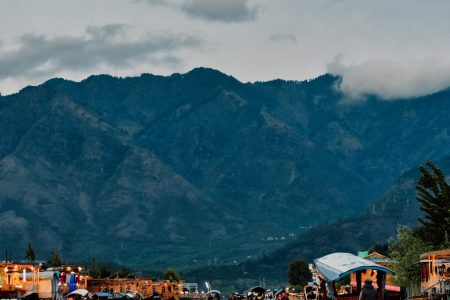 4 Nights 5 Days Kashmir Honeymoon Package