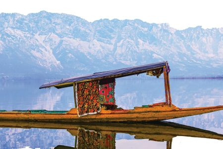 Romantic Kashmir Escape | Explore Majestic Peaks & Valleys