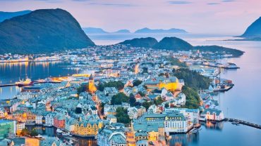 Best Romantic Getaways for Couples in 2025