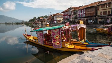 srinagar houseboat